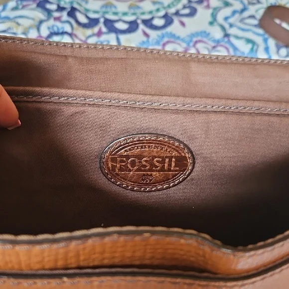 Fossil Brown Leather Messenger Bag - Picture 4 of 16